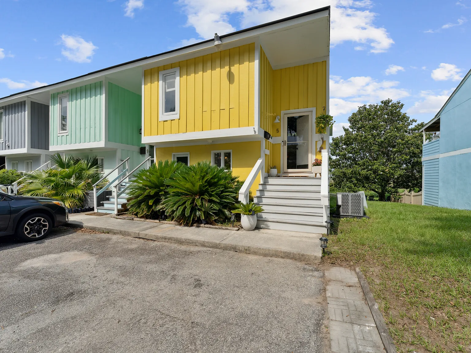 2600 Dogwood Ave — Photo 2
