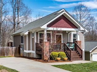 138 Estelle Park Dr, Asheville, NC 28804