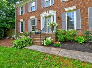 4512 Woodlawn Lake Dr, Marietta, GA 30068