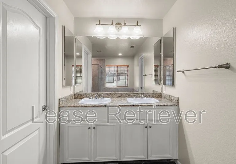 223 W Prosperidad Way — Photo 24