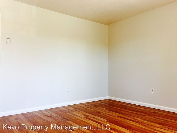2nd image of 2015 NW 25th St APT 8