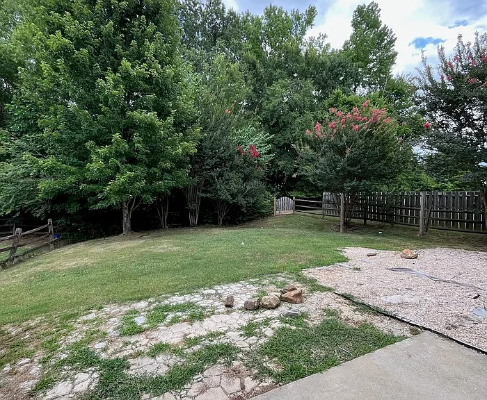 15315 Edgewater Forest Ln — Photo 35