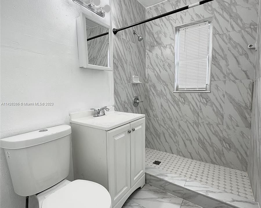 1st image of 330 NE 70th St APT 4