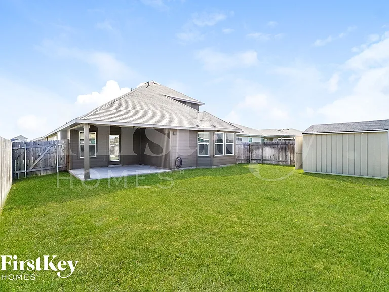 2267 Hawk Dr — Photo 14