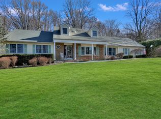 14 Hopi Dr, Middletown, NJ 07748