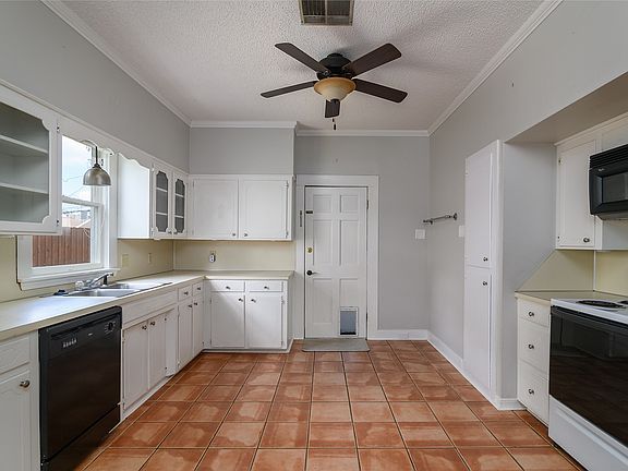 5th image of 3411 Broadmoor Blvd