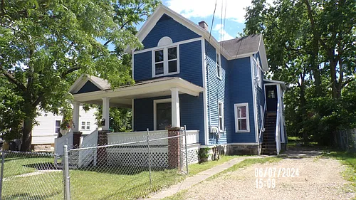 633 W North St #2 Photo 1