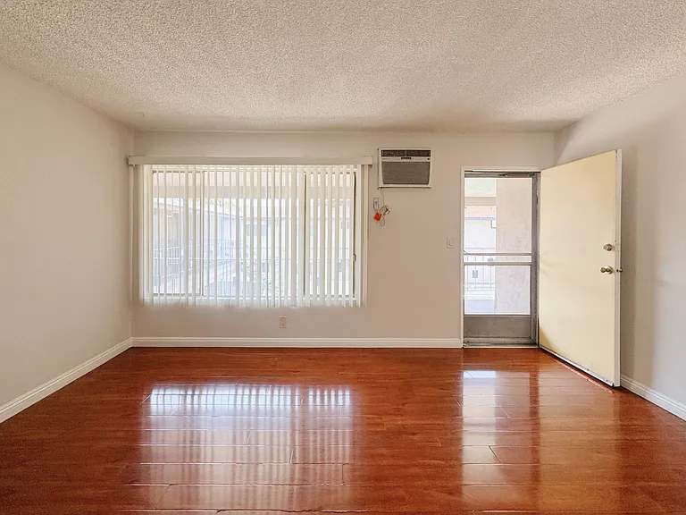 5045 Rosemead Blvd #12A — Photo 8