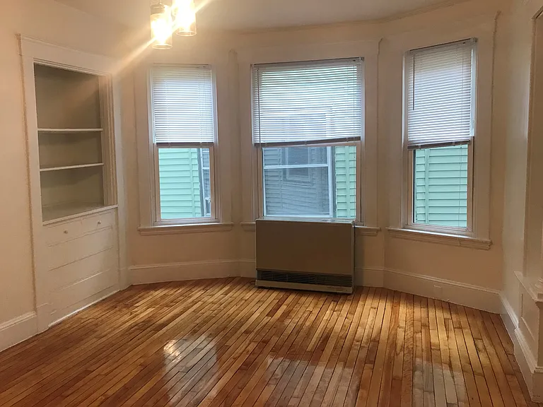 105 Grant St #1 — Photo 6