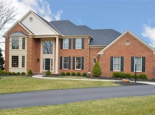 7425 Ivy Hills Ln, Cincinnati, OH 45244