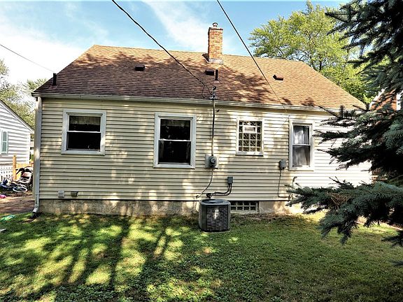 3rd image of 1120 Hull Ave
