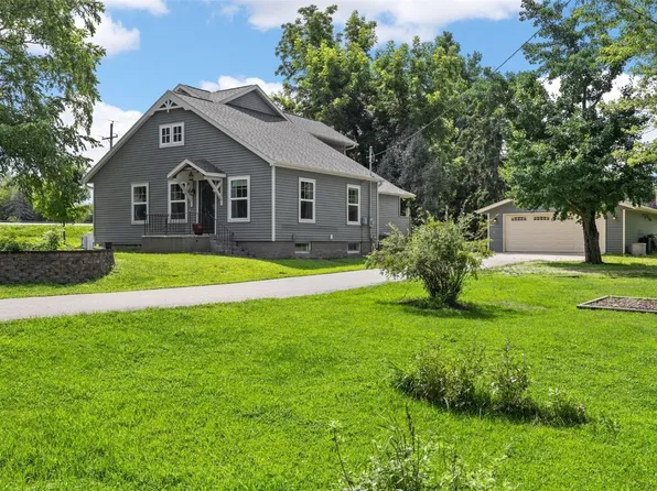 4928 McGowan Dr, Cedar Rapids, IA 52403