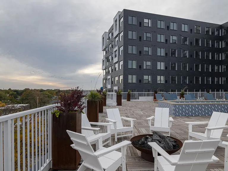 Luxury Apartments in Cleveland's Ohio City — Photo 16