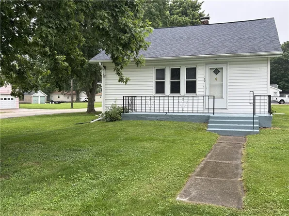 102 W 13th St, Danville, IL 61832