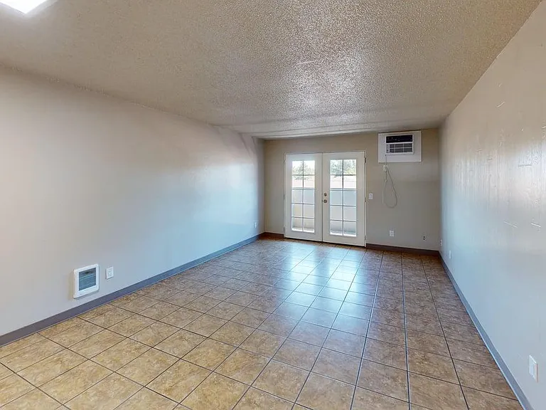360 SW 9th St #16 — Photo 7