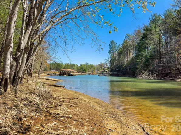 3107 Channel View Cv, Morganton, NC 28655