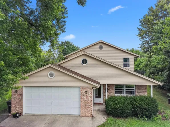 S89W23060 King PARKWAY, Big Bend, WI 53103