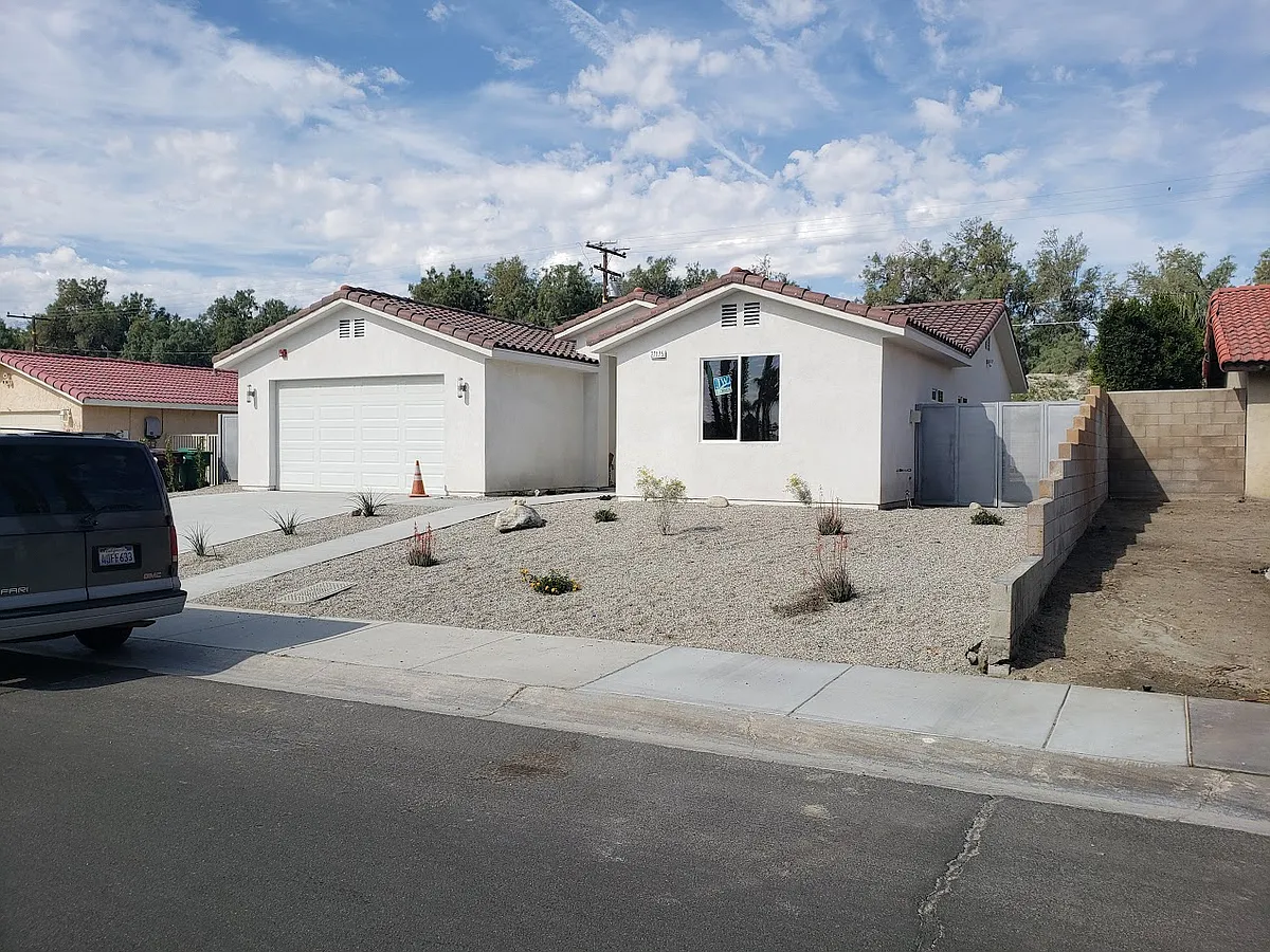 Building Photo - 27175 Ventura Dr