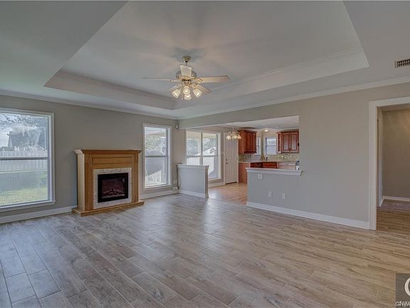 2nd image of 212 Melissa Ln