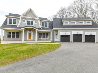 4 Wavecrest Dr, York, ME 03909