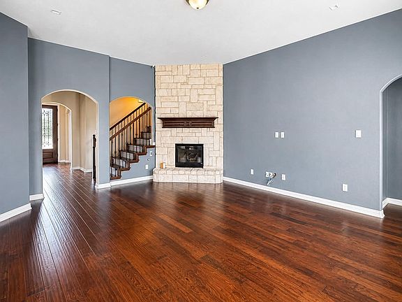 2nd image of 1410 Nighthawk Ln