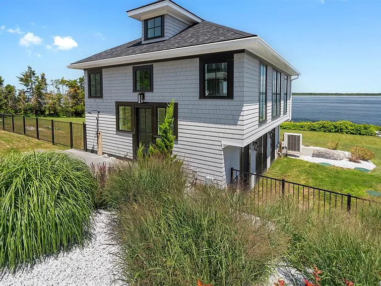 1058 E Shore Rd — Photo 2