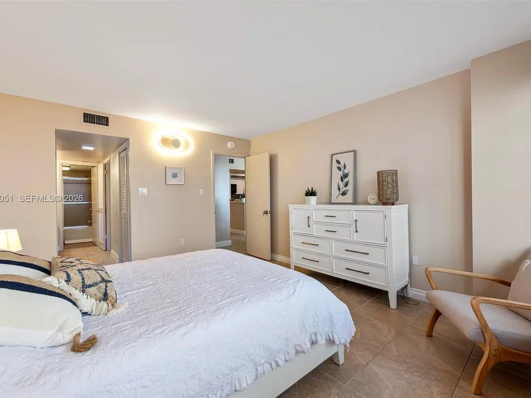 18061 Biscayne Blvd #303 — Photo 21