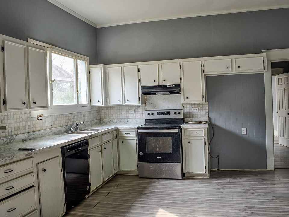 1st image of 2416 Highland Ave