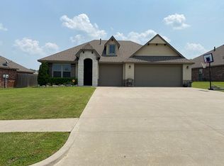 1810 Hillcrest Rd, Claremore, OK 74019