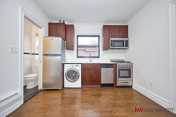 Rented by Keller Williams NYC | media 23