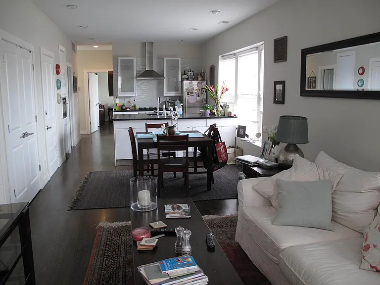1800 W Chicago Ave #2F — Photo 3