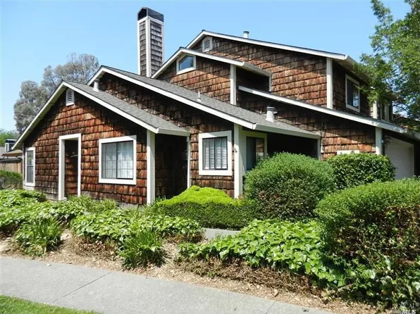 1715 Drake Ct, Petaluma, CA 94954