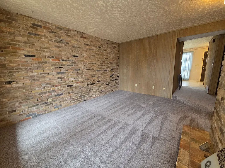 1165 Edgewood Dr — Photo 25