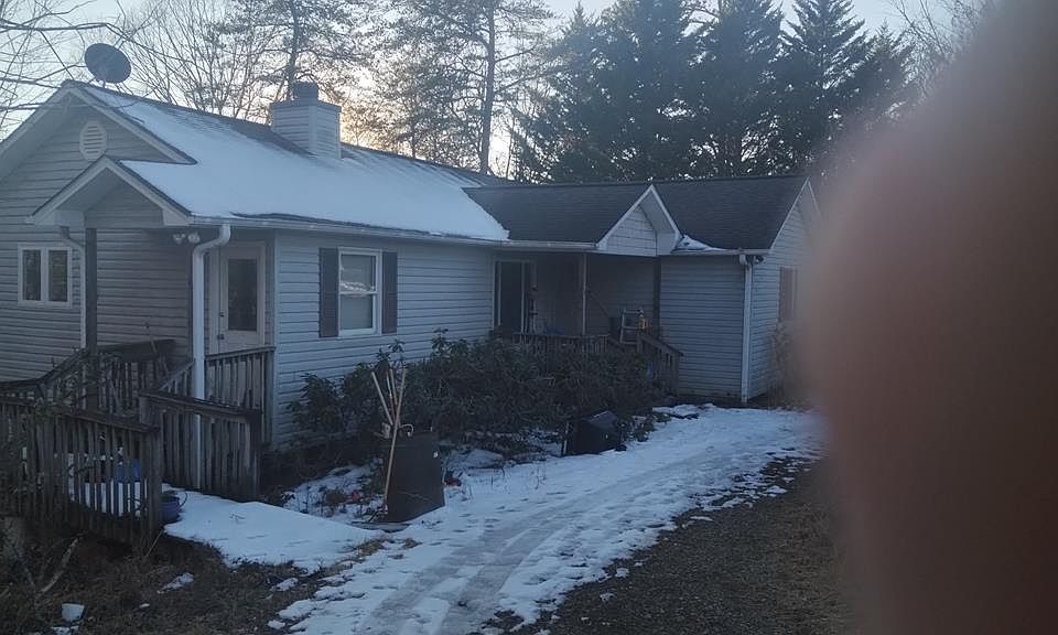 2nd image of 676 Hillside Dr