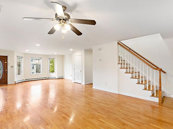3rd image of 415 Washington Ave