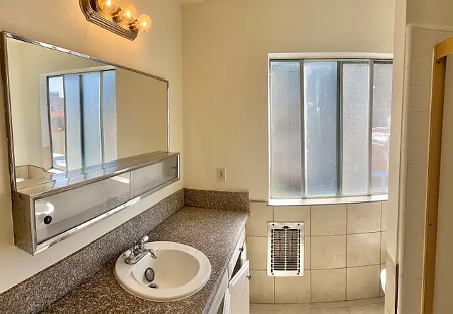 4804 Franklin Ave #8 — Photo 9