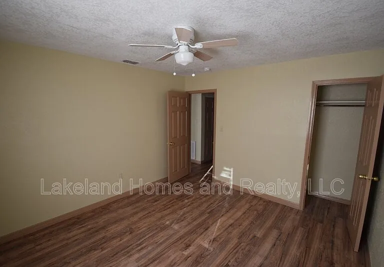 522 Oakland Rd — Photo 14
