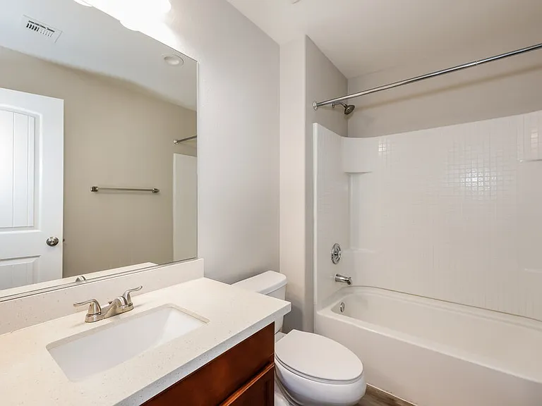 10215 Cougar Crossing St — Photo 15