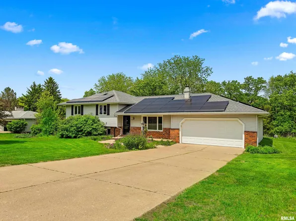 1438 Lake Santa Fe Dr, Metamora, IL 61548