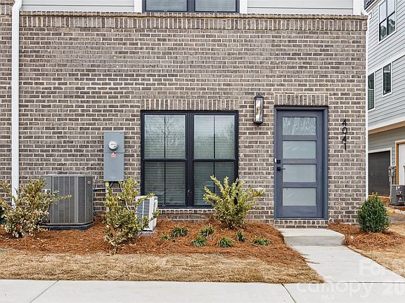 5th image of 4041 S Tryon St