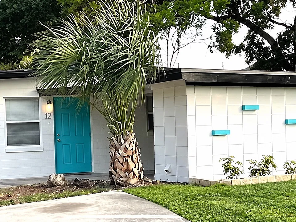 80 W Esther St