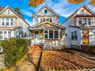 6937 Nansen St, Forest Hills, NY 11375