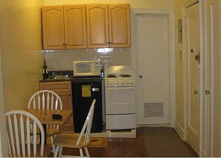 2nd image of 249 E 52nd St APT 3a