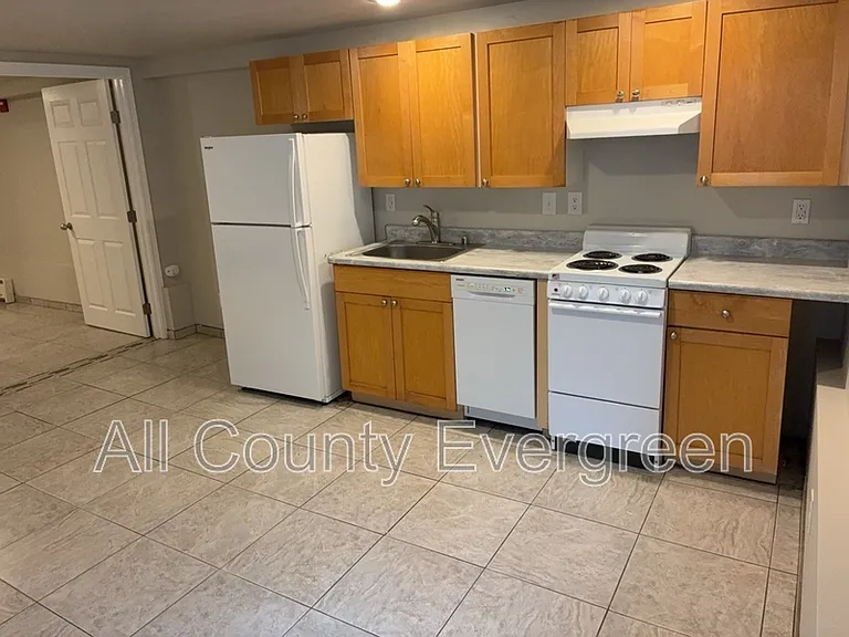 1015 9th St #B — Photo 9