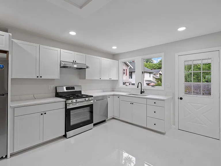 114 Linderman Ave #2 — Photo 1