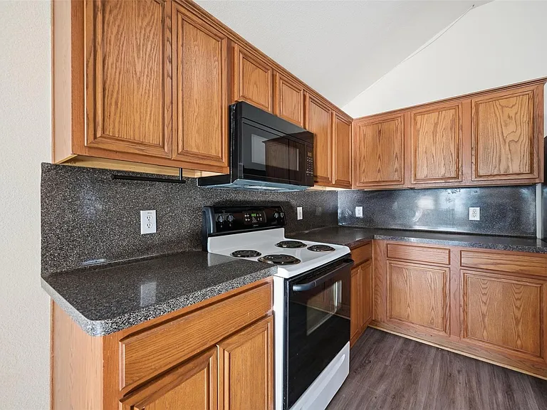 518 Niagara Falls Dr — Photo 6