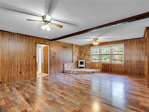 3rd image of 303 McNeil Dr
