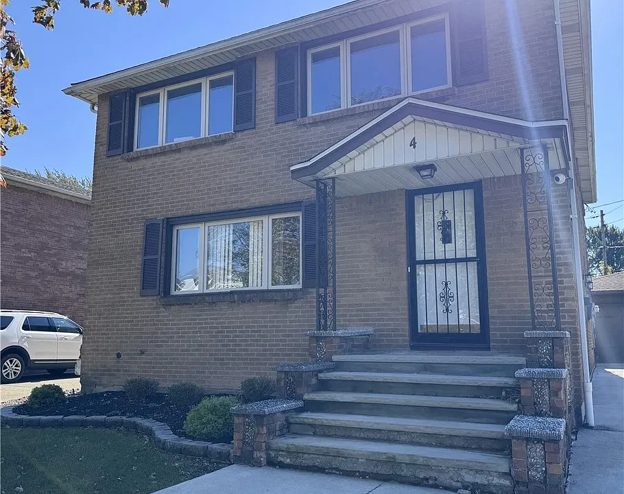4 Marie Ave #LOWER