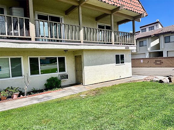3rd image of 5593 Pioneer Blvd APT 1