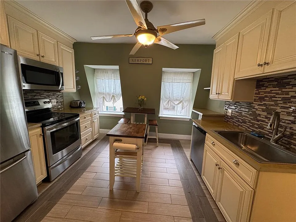 4 Hammond St #5